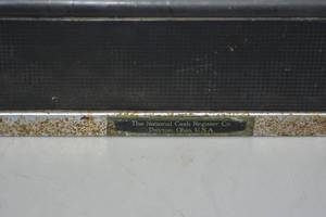 lot 3 image: vintage cash register