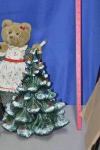 lot 41 image: christmas decor