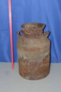 lot 13 image: milk can