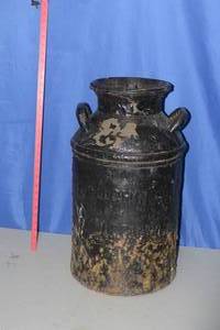 lot 14 image: milk can
