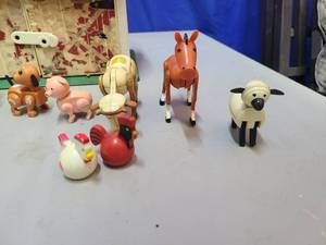 lot 54 image: Fisher price barn with silo