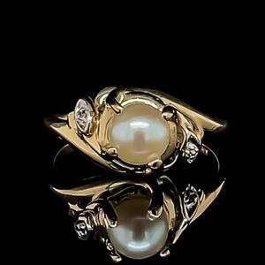 Pearl Solitaire & Diamond Elegant Garden Trellis Ring in Yellow Gold