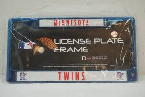 twins license plate holder