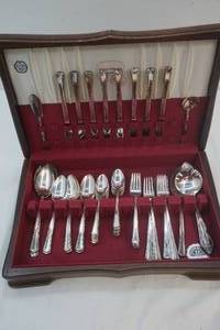 Holmes & Edward silverware set