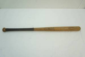 Louisville slugger bat