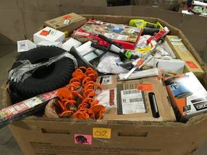 lot 25 image: Mix Pallet of assorted Small Hand Tools, Houseware items, Home decor Review all pictures