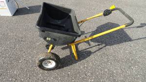 Yard Works Lawn Spreader 85lbs Poly