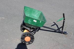 Spreader Pull Behind