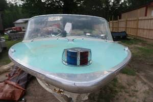 lot 4 image: 1963 STARCRAFT BOAT & TEENEE TRAILER & JOHNSON MOTOR
