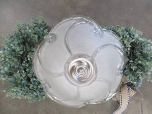 lot 8 image: PRETTY LIGHT FIXTURE