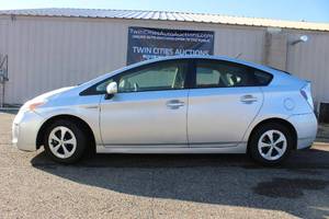 2014 Toyota Prius Hybrid - 2 OWNERS