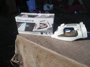 2 irons (see photos )...