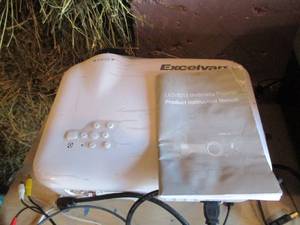 Excelvan LED-5018 multimedia projec...