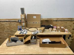 lot 111 image: Lot of Automotive Related Items