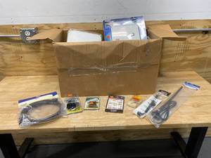 lot 102 image: Various RVCamper Items