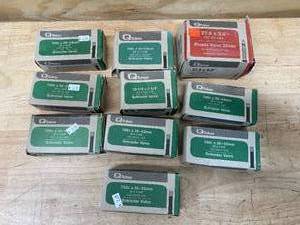 lot 105 image: QTUBES Lot of Valves