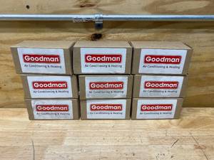 lot 36 image: GOODMAN Lot of 9- Furnace Ignitors (B1401018S)