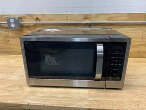 lot 79 image: VISSANI 1.1 cu. ft. Countertop Microwave in Fingerprint Resistant Stainless Steel
