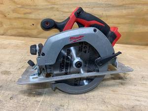 lot 52 image: MILWAUKEE M18 18V Lithium-Ion Cordless 6-12 in. Circular Saw (Tool-Only)