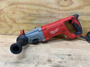 lot 55 image: MILWAUKEE 8 Amp Corded 1 in. SDS D-Handle Rotary Hammer