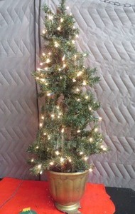 4 PRE LIT SPRUCE IN PLANTER