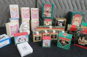 VINTAGE KEEPSAKE ORNAMENTS IN ORIGINAL BOXES