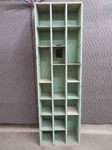 lot 5 image: HUGE WOODEN SHELF