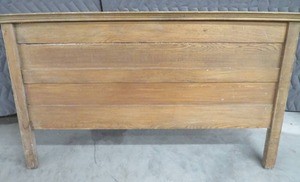 lot 7 image: VINTAGE WOODEN HEAD BOARD