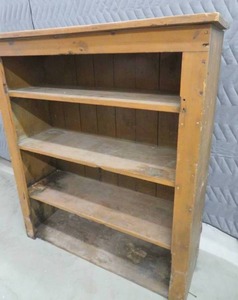 lot 10 image: VINTAGE  ANTIQUE WOOD SHELF