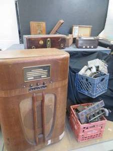 lot 20 image: HUGE LOT OF VINTAGE  ANTIQUE RADIOS AND A TURNTABLE.