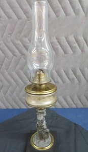 lot 17 image: WHITE FLAME LIGHT CO. ANTIQUE OIL LAMP.