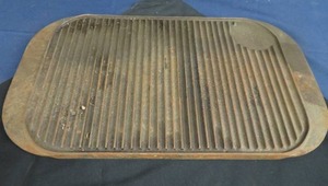lot 24 image: CAST IRON GRIDDLE KEILEN LTD