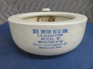 lot 40 image: IDEAL SANITARY WATER BOWL. REDWING