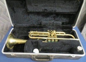 lot 49 image: BUNDY TRUMPET