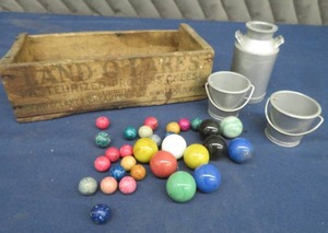 lot 56 image: VINTAGE MARBLES PLUS