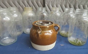 lot 77 image: VINTAGE REDWING BEAN POT  LG GLASS JARS