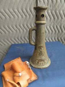 lot 80 image: ANTIQUE SCREW JACK  AND WORK POUCH