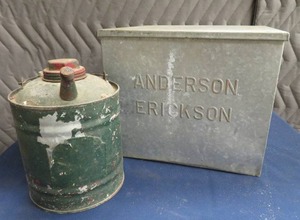 lot 88 image: GALVANIZED METAL SQUARE BOX,  VINTAGE CAN.
