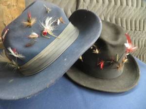 lot 89 image: VINTAGE FELT FISHING LURE HATS