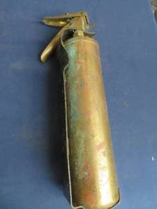 lot 110 image: COPPER AND BRASS FIRE EXTINGUISHER