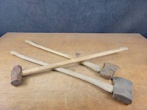 lot 658 image: (2) Axes and Maul - NO SHIPPING
