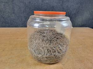 lot 713 image: Lots of Finish Nails, Most are Approx. 1-38