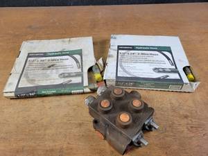 lot 719 image: CROSS 1Z0054 Hydraulic Spool Valve  (2) 12 Hydraulic Hoses (24 & 36)