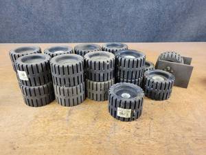 lot 734 image: (20) New Sea Sense Boat Trailer Rollers, Part No. 50080862, 4 Roller for 34 Shaft