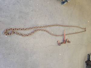 lot 742 image: 38 x 20 Log Chain  38 Ratcheting Chain Binder