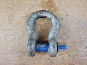 lot 750 image: Campbell 17 Ton Screw Pin Shackle, 1-58 Pin