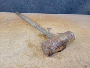 lot 754 image: 20# Maul w Handle