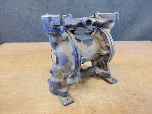 lot 755 image: Lincoln Air Operated Diaphragm Pump, Model 84852