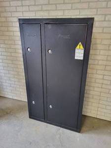 lot 799 image: HOMAK 8-Gun Cabinet, Model HS30136028 - No Keys - NO SHIPPING