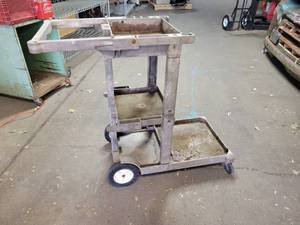 lot 807 image: Rubbermaid Utility Cart - Great for the Garage - NO SHIPPING
